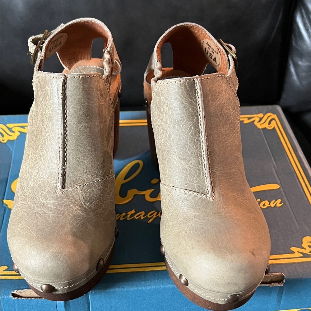 Sbicca Beige Leather Mules with Wooden Heel (Brand New) - Picture 9 of 9